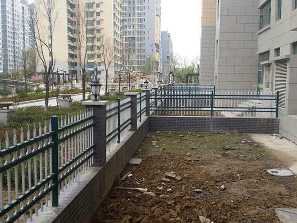 小區(qū)鋅鋼護(hù)欄圖片5
